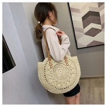 Load image into Gallery viewer, Women's Vacation Style Straw Handbag Simple Solid Color Shoulder Bags Small Shoulder Bags For Ladies Bags